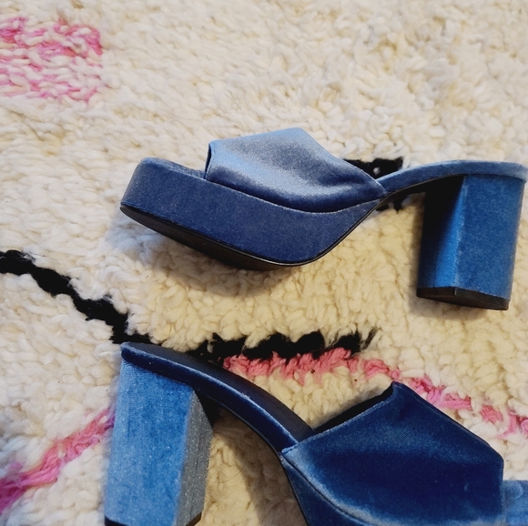 Princess Polly Blue Velvet Chunky Heels Sandals y2k 9 NEW - Picture 5 of 10